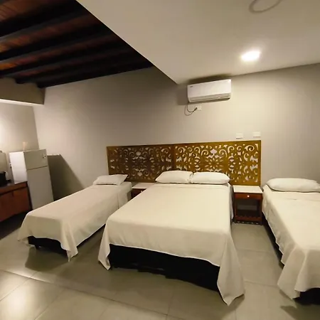 Los Lirios Apart & Suite Puerto Iguazu Exterior photo