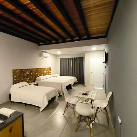 Los Lirios Apart & Suite Puerto Iguazu Exterior photo